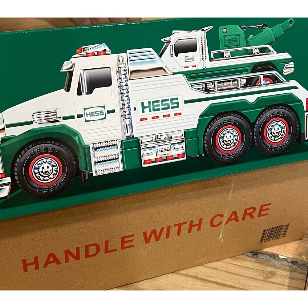Hess Truck 2019 tow truck rescue team